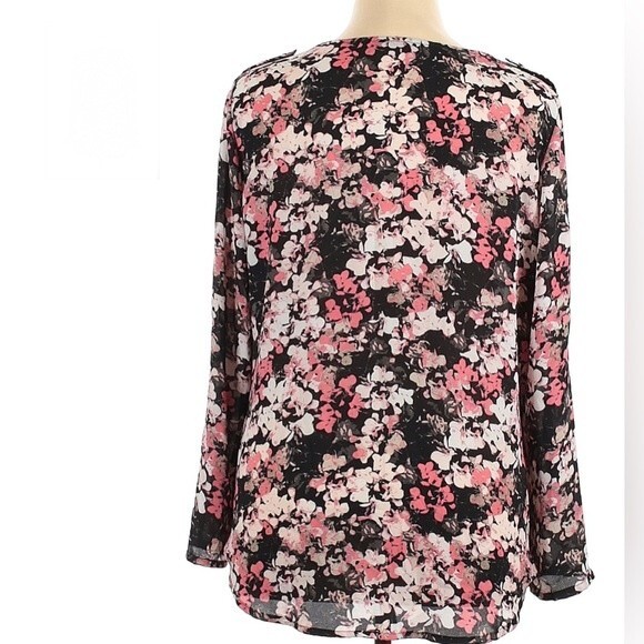 Apt 9 Long sleeve black pink and white floral top size large - Picture 2 of 7